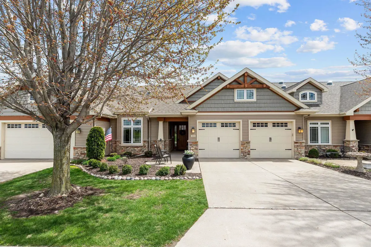 1355 Prairie Lake Circle, Neenah, WI 54956 - #1