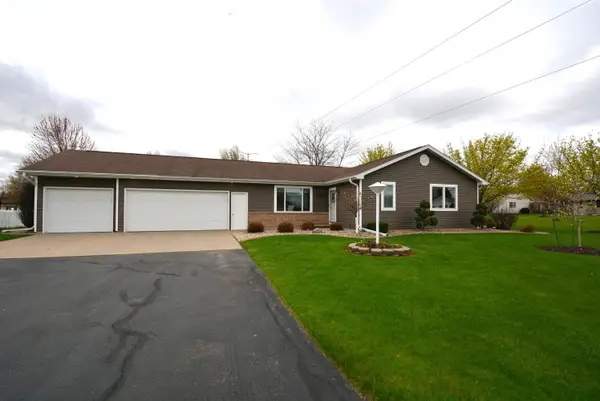 W5997 Garnet Drive, APPLETON, WI 54915
