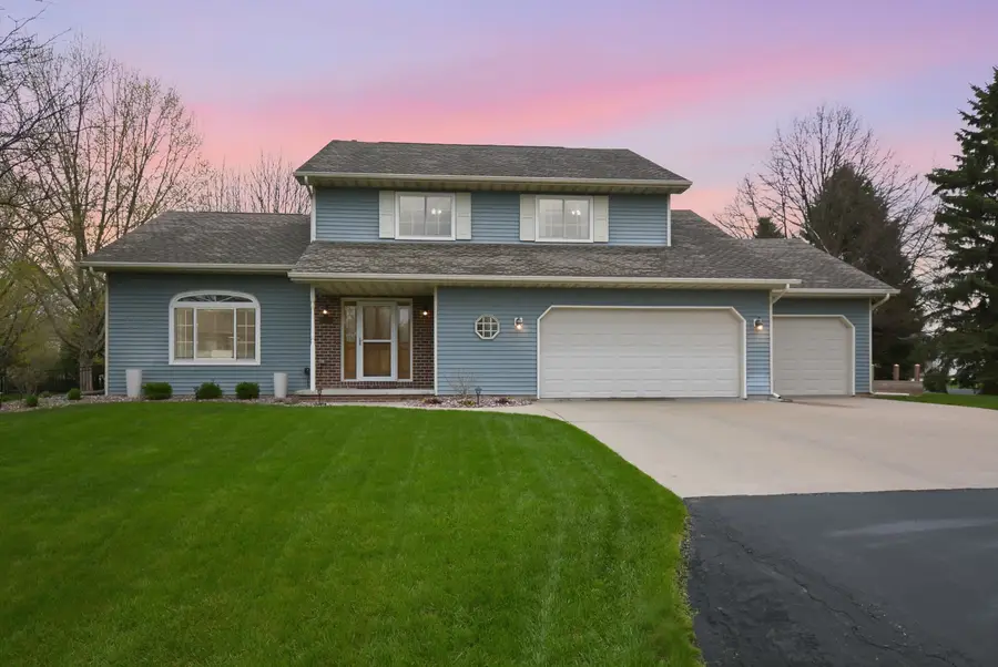 140 Overland Trail, Oshkosh, WI 54904 - #2