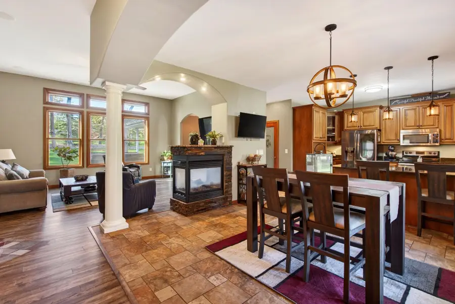 1216 E Apple Creek Road, Appleton, WI 54913 - #3
