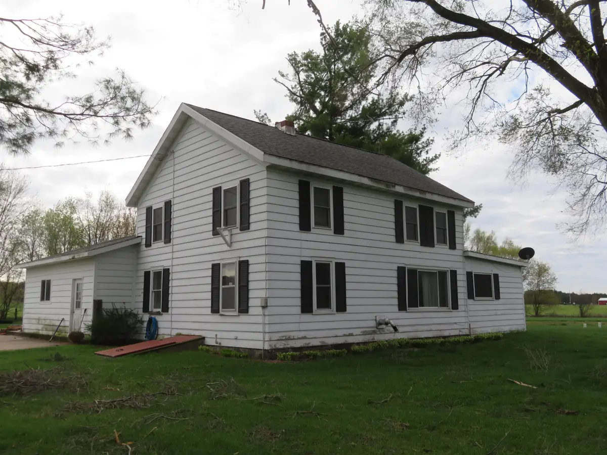 N6782 State Road 49, Iola, WI 54945 - #1