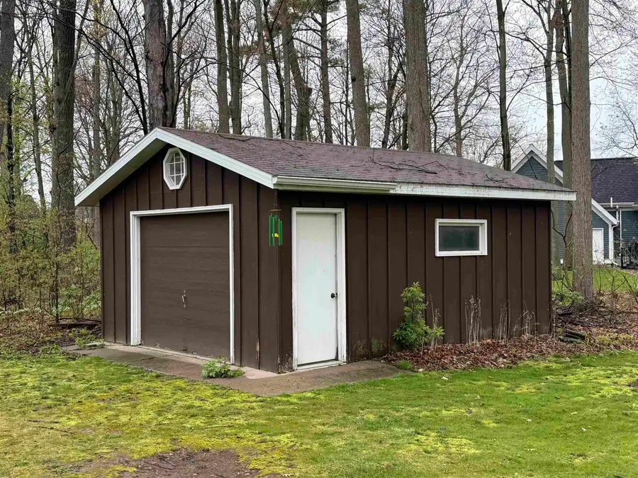 925 E Ridlington Avenue, Shawano, WI 54166 - #2