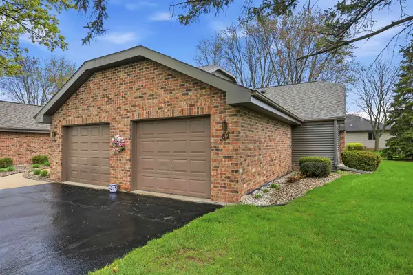 82 Spencer Village Court, APPLETON, WI 54914
