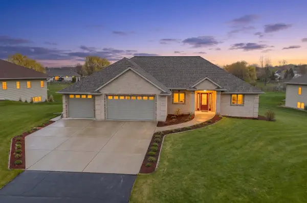 3663 Half Crown Run, DE PERE, WI 54115
