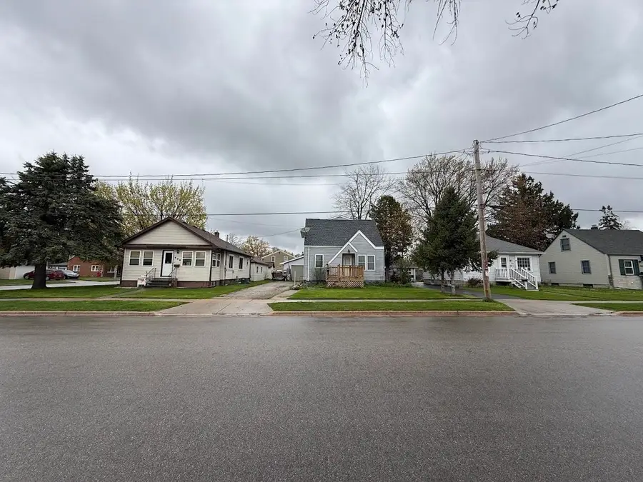 632 7th Street, Menasha, WI 54952 - #3