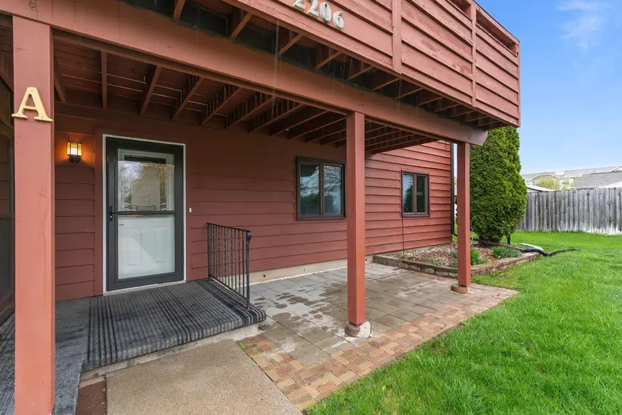 2206 Meadowbrook Court #A, Oshkosh, WI 54904 - #3