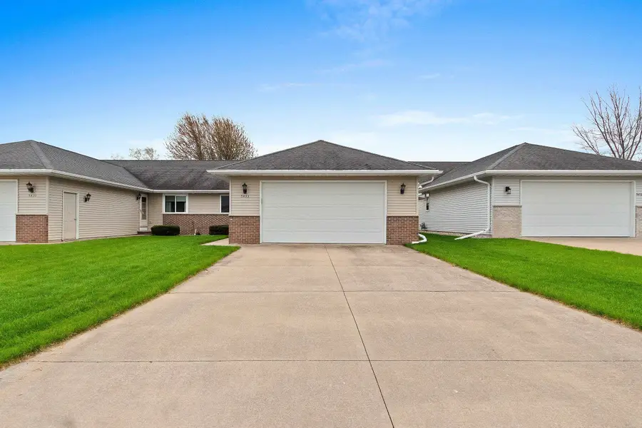 5433 Brookview Drive, Appleton, WI 54913-5444 - #2
