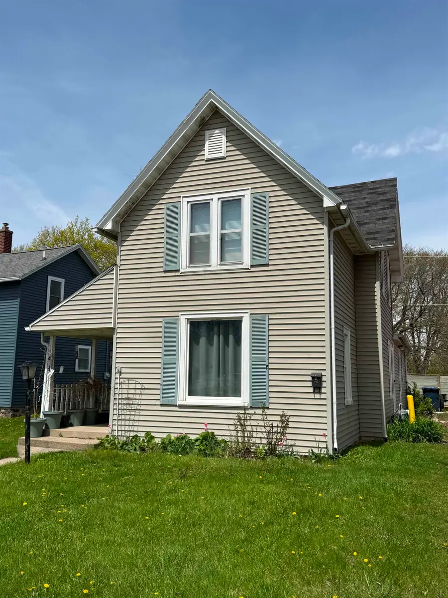 417 E Merrill Avenue, Fond Du Lac, WI 54935 - #3