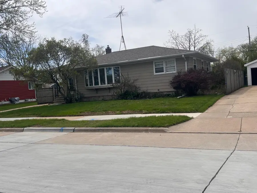 219 N Lark Street, Oshkosh, WI 54902-4233 - #2