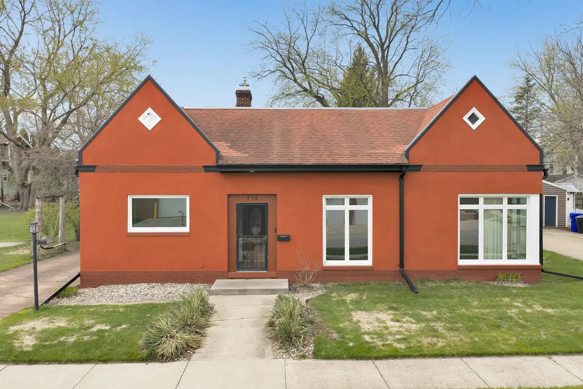 715 W 5th Street, Appleton, WI 54914-5369 - #1