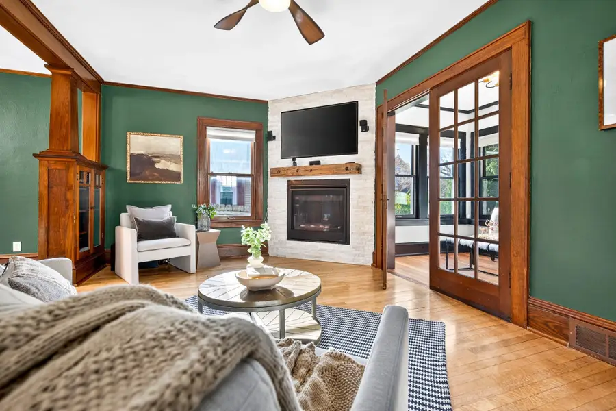 1229 W Lawrence Street, Appleton, WI 54914 - #2