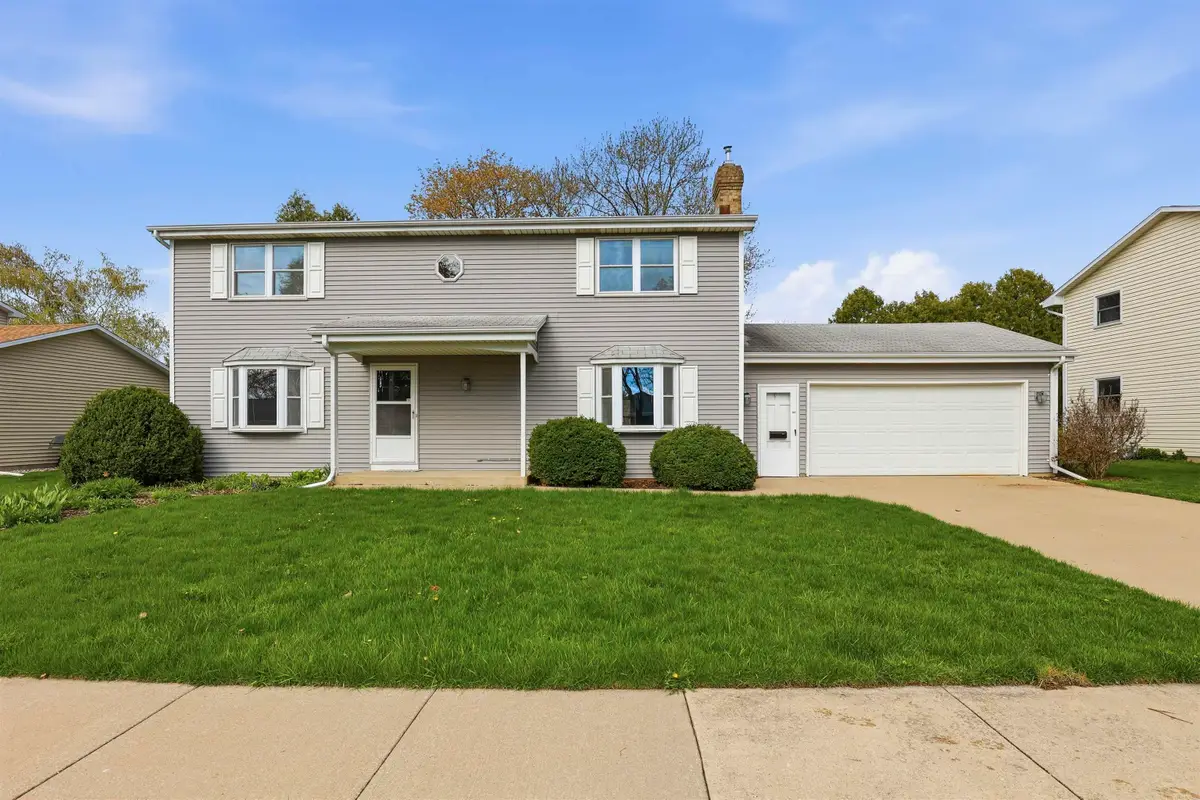 3113 N Peachtree Lane, Appleton, WI 54911 - #1