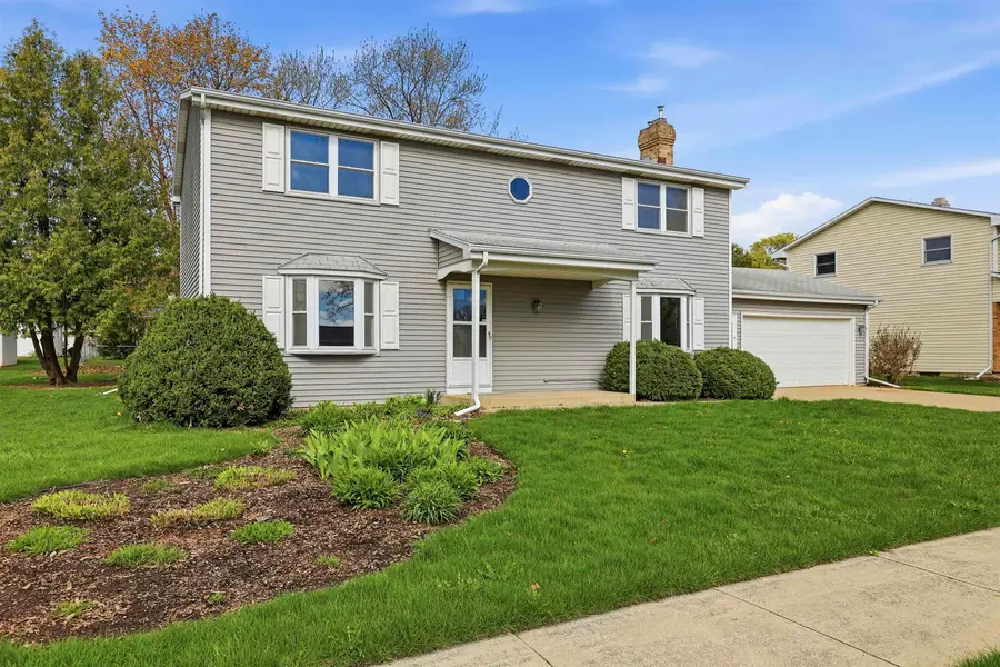 3113 N Peachtree Lane, Appleton, WI 54911 - #2