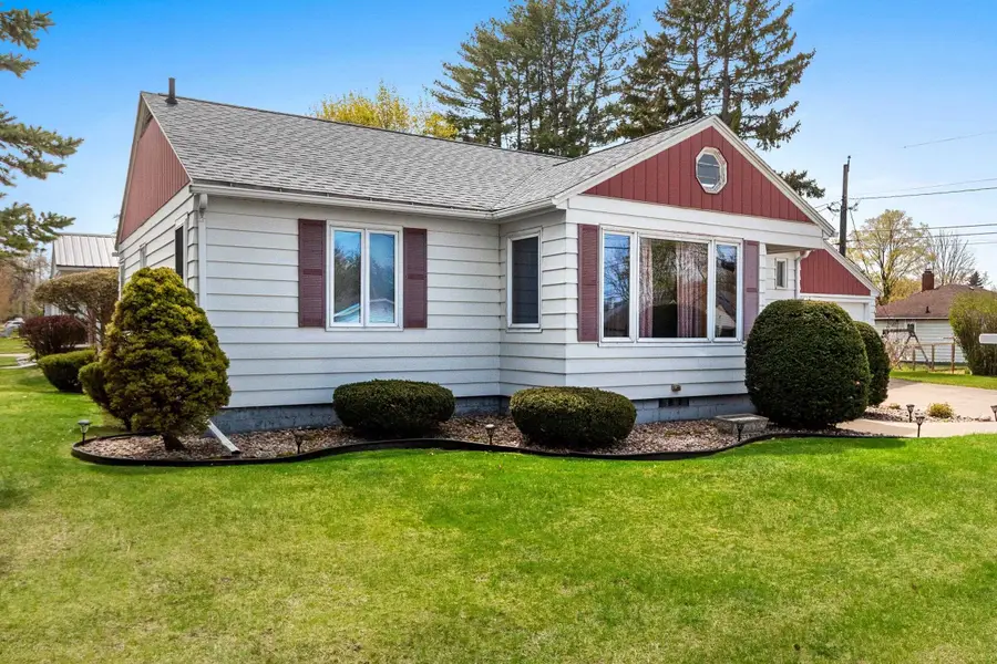 316 E Stevens Street, Shawano, WI 54166-3437 - #2