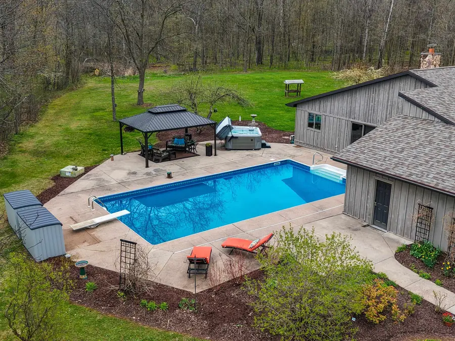 W7236 Wege Road, Hortonville, WI 54944-9723 - #2