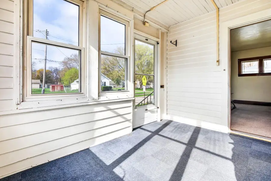 1068 Caroline Street, Green Bay, WI 54303 - #3