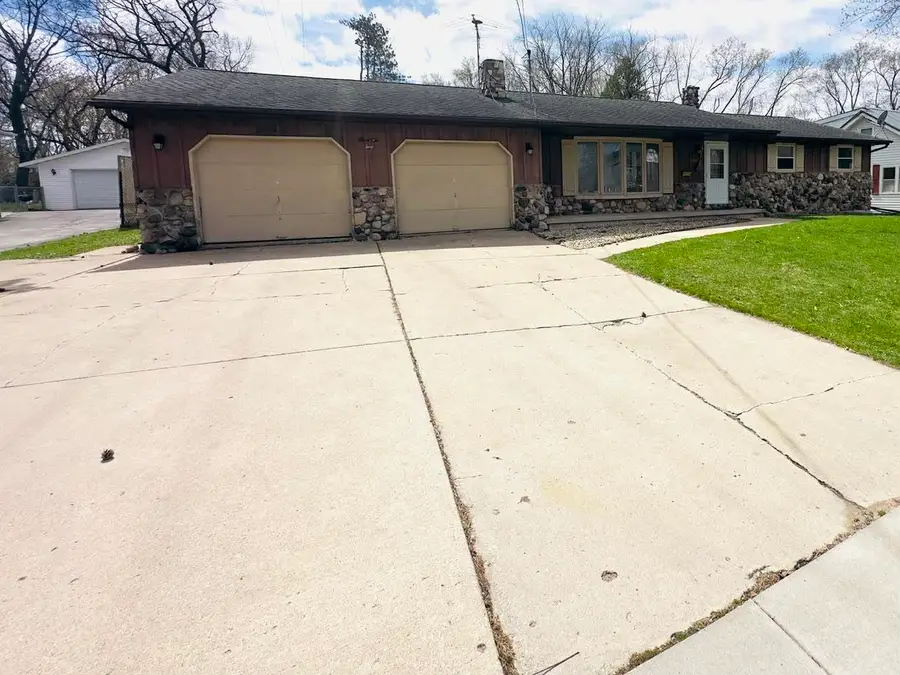 1760 Oakdale Avenue, Green Bay, WI 54302 - #3