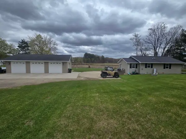 E6565 Progress Road, MANAWA, WI 54949