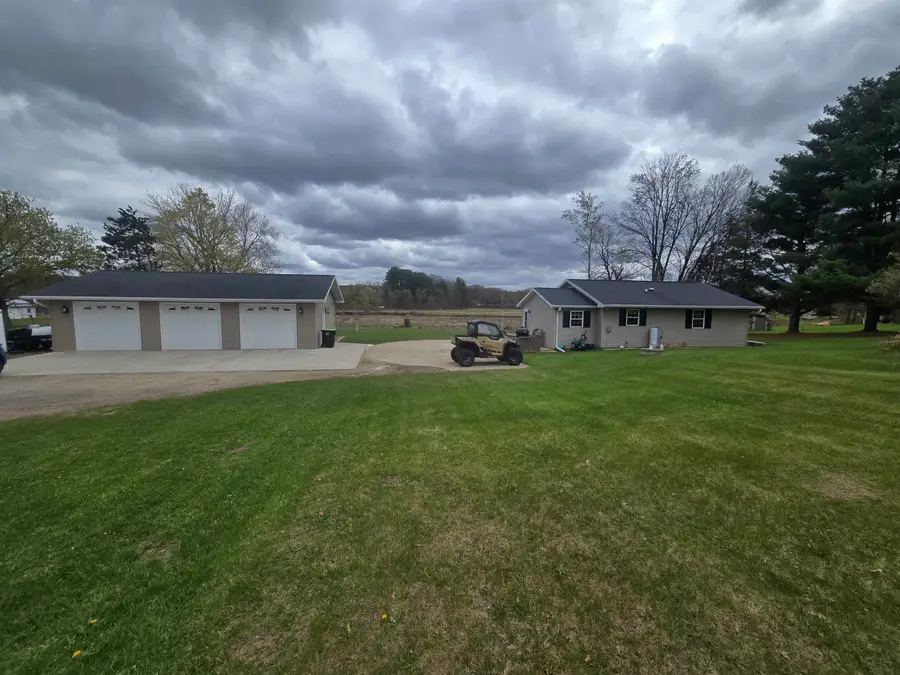 E6565 Progress Road, Manawa, WI 54949 - #2