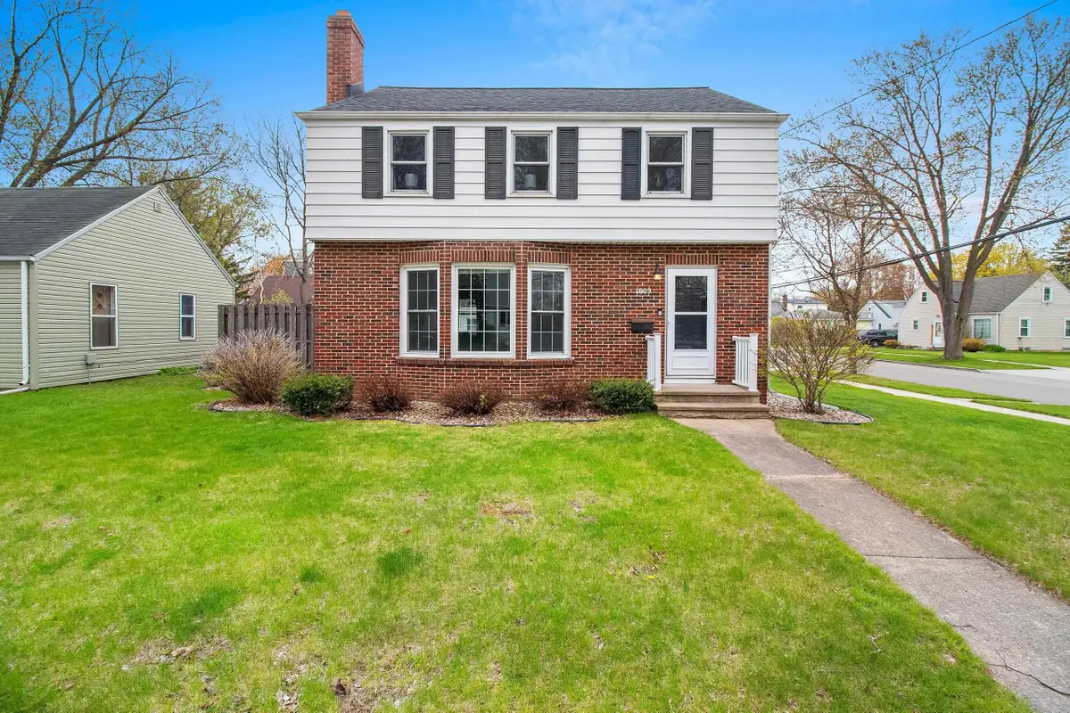 1609 W Spring Street, Appleton, WI 54914-3219 - #1