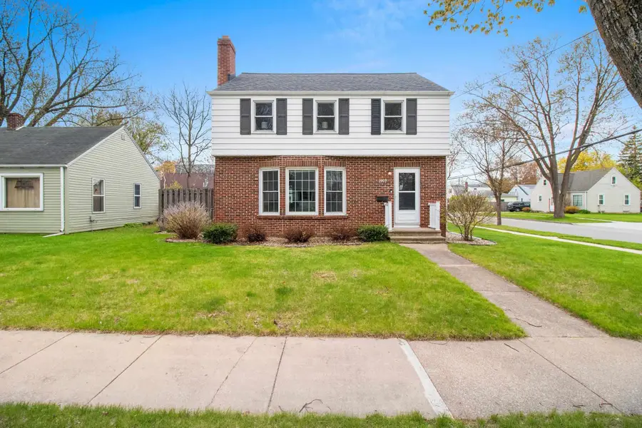 1609 W Spring Street, Appleton, WI 54914-3219 - #2