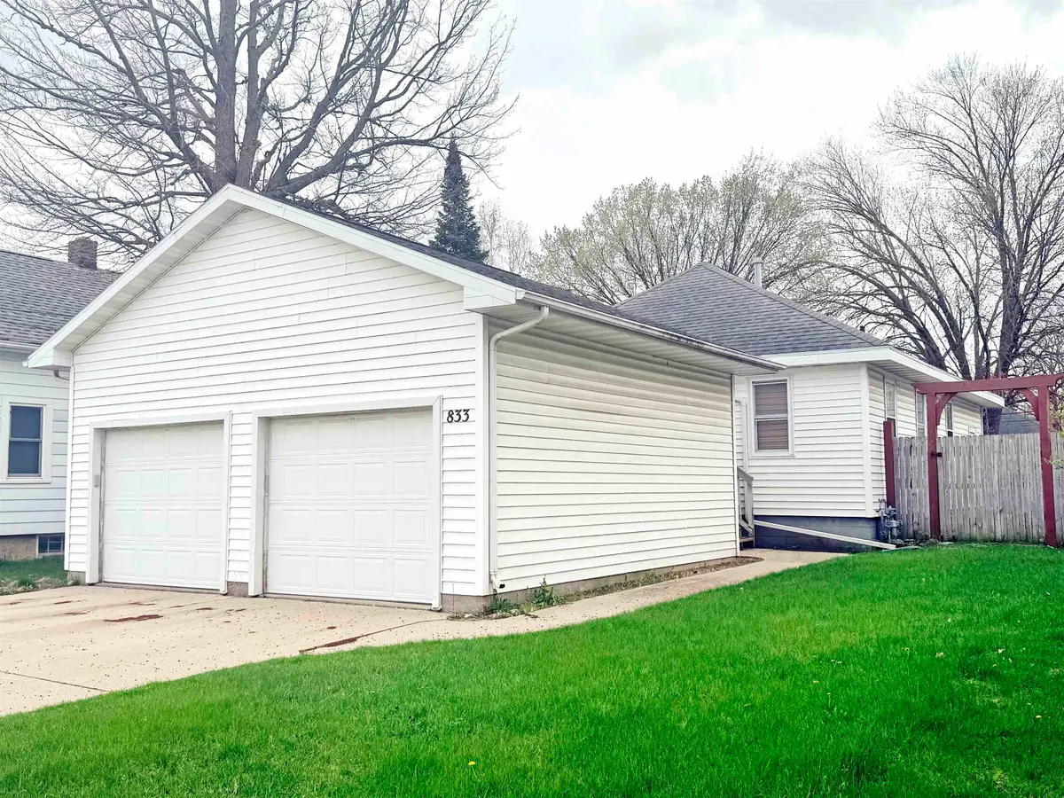 833 Phoebe Street, Green Bay, WI 54303 - #1