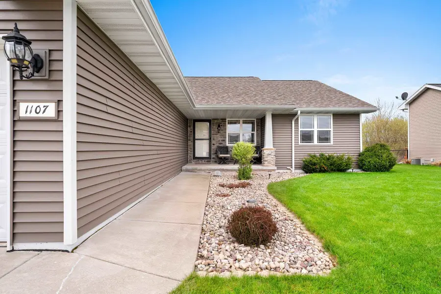 1107 Pisces Place, De Pere, WI 54115-7766 - #2