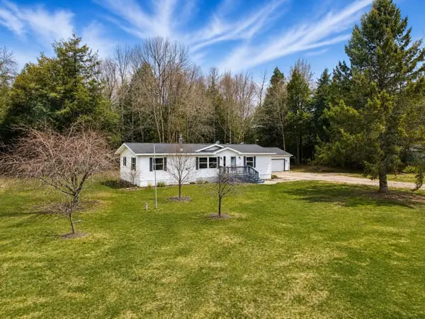 N4427 M-35 Highway, MENOMINEE, MI 49858