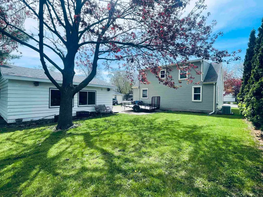 1126 Taft Avenue, Oshkosh, WI 54902 - #3