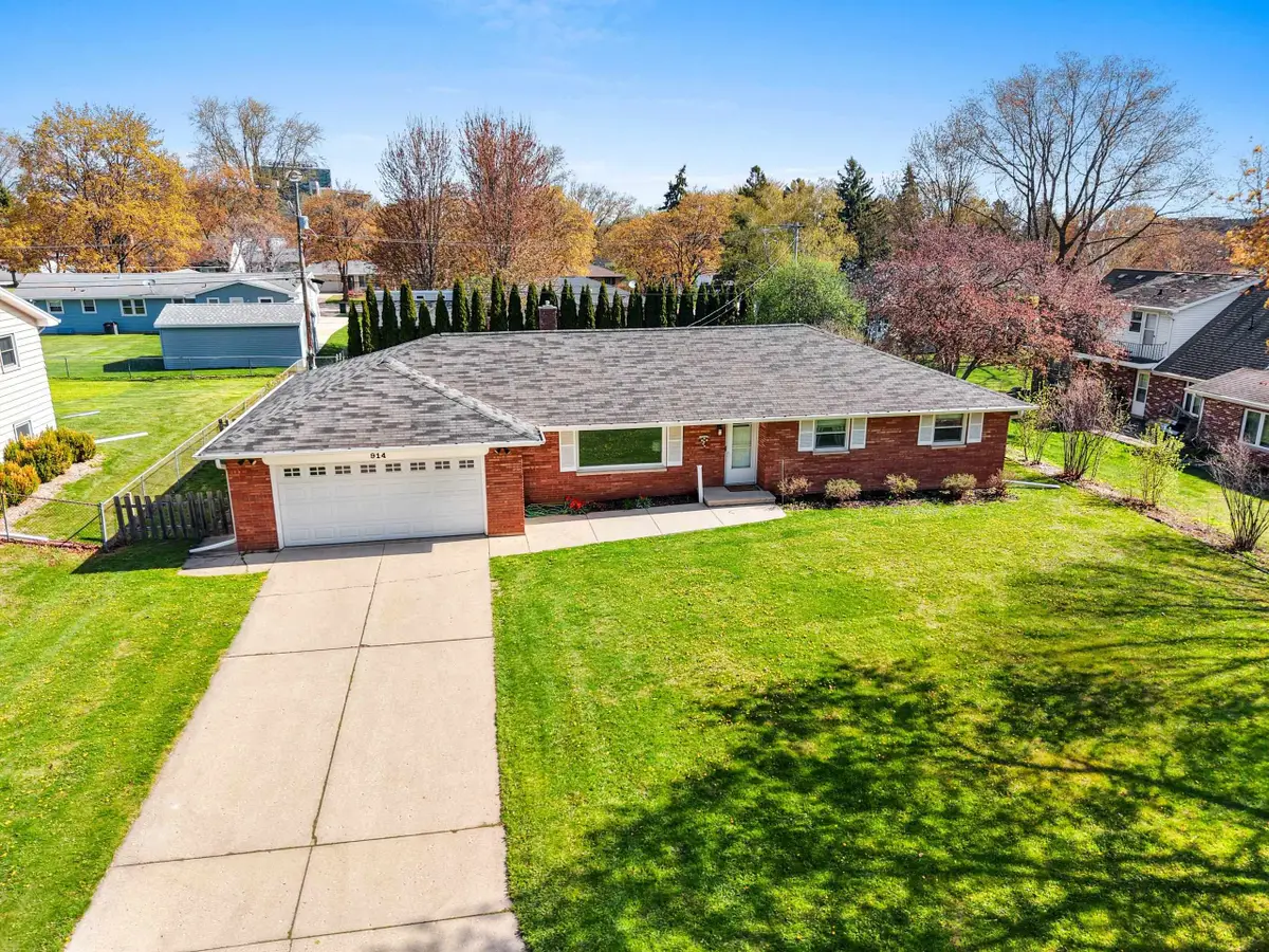 914 Rasmussen Place, Green Bay, WI 54304-4437 - #1