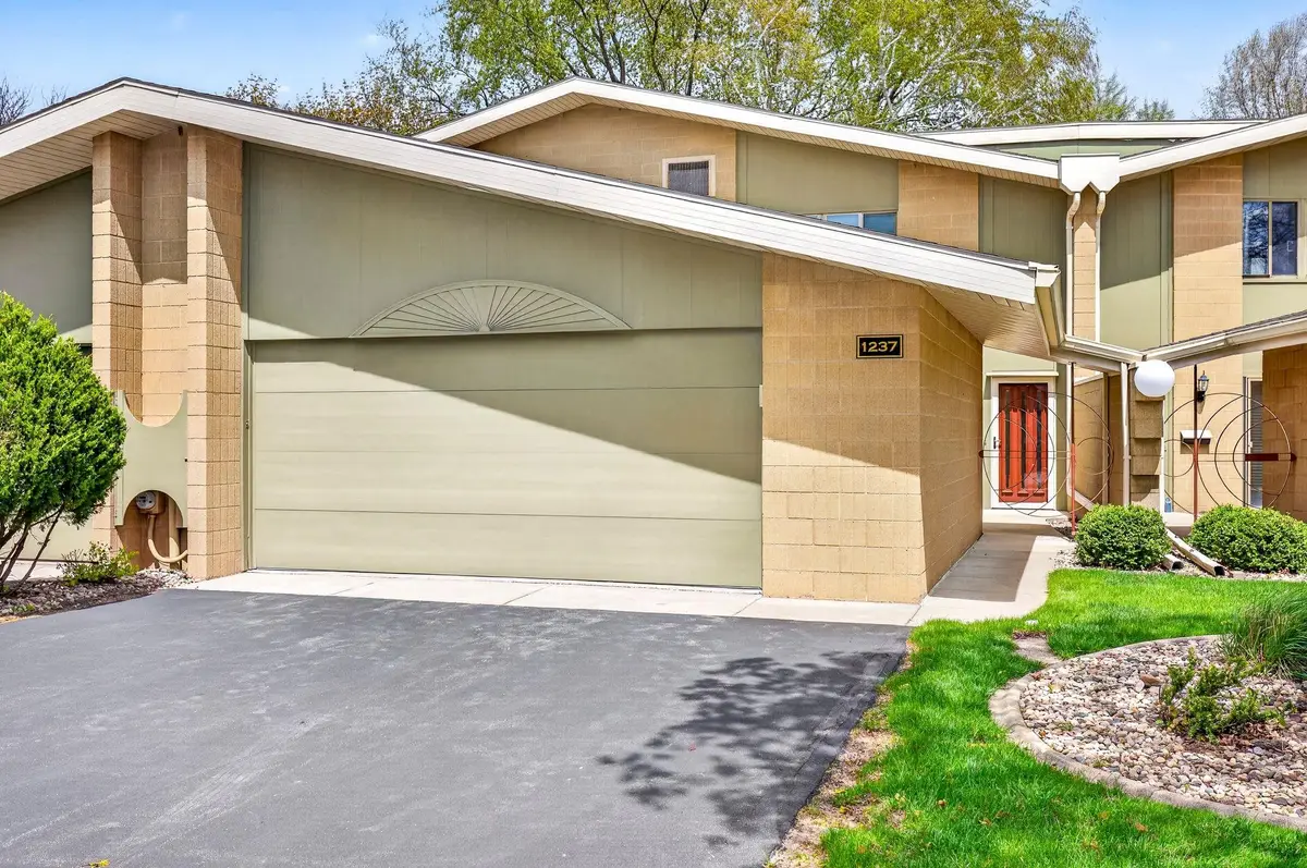 1237 W Nicolet Cercle, Appleton, WI 54914 - #1