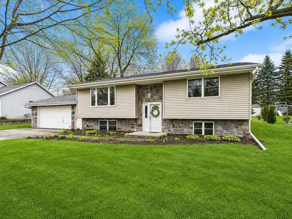 W1942 Vandenberg Street, KAUKAUNA, WI 54130-7504