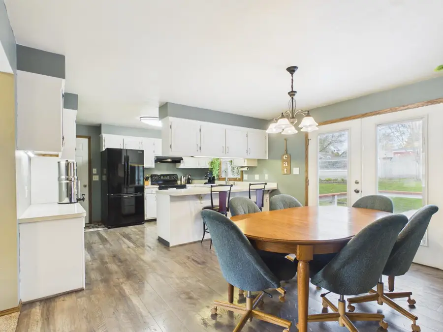 W1942 Vandenberg Street, Kaukauna, WI 54130-7504 - #2