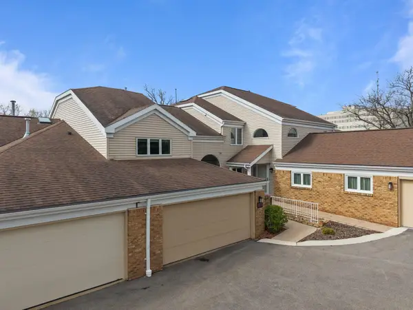 10 S Lawrence Court #10, APPLETON, WI 54911