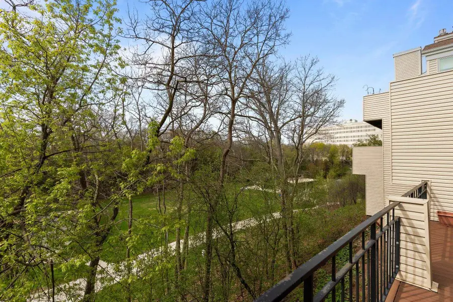 10 S Lawrence Court #10, Appleton, WI 54911 - #2