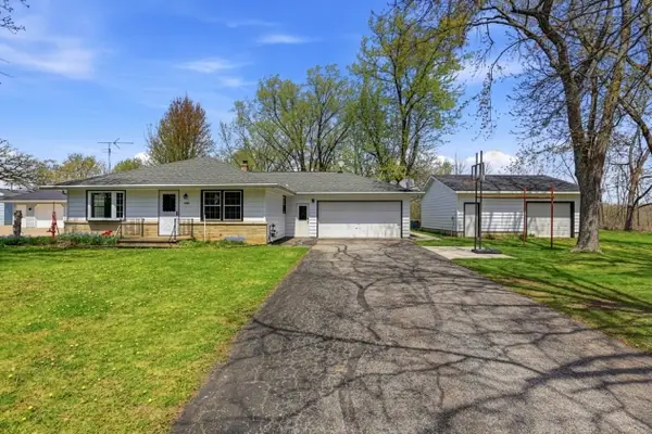 3288 Oakridge Road, NEENAH, WI 54956
