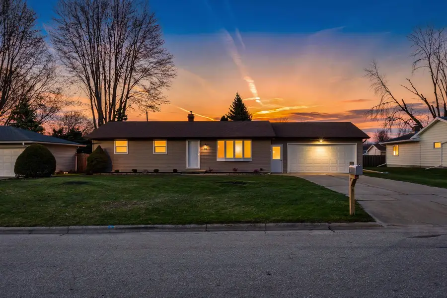 838 Marydale Drive, Green Bay, WI 54313-6922 - #2