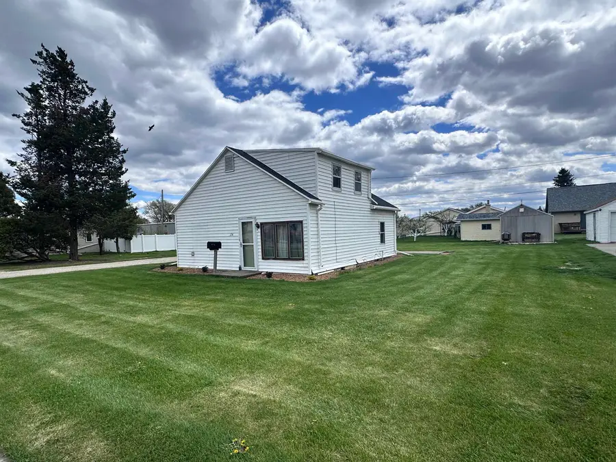 124 W Cecil Street, Neenah, WI 54952 - #3