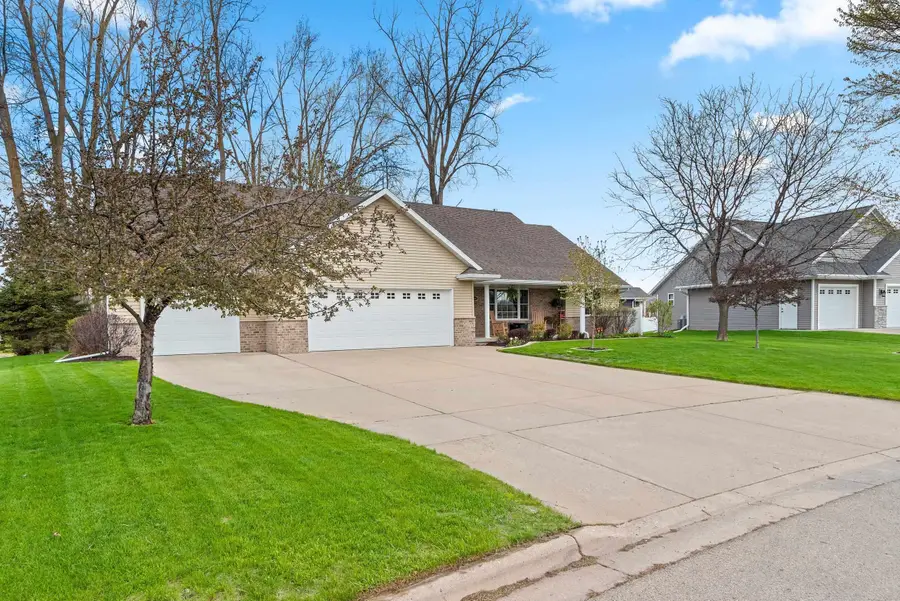2460 Warm Meadows Drive, Green Bay, WI 54303-6025 - #2