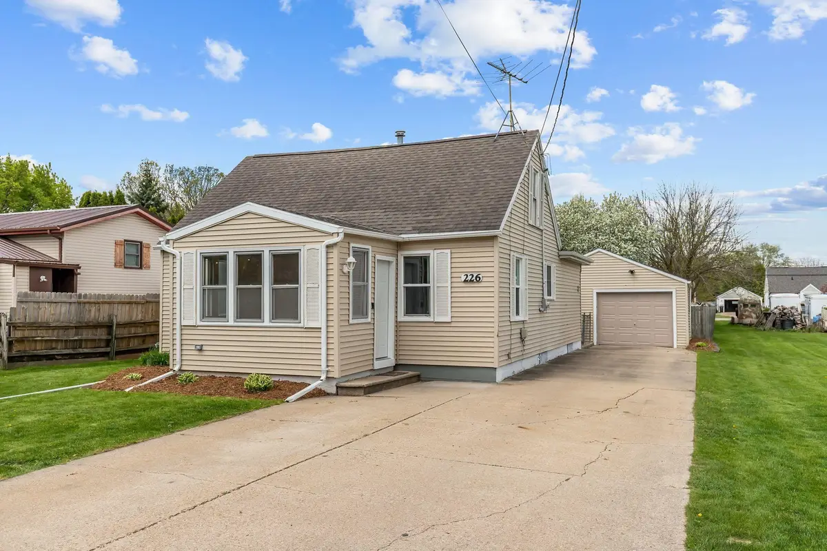 226 Gruenwald Avenue, Neenah, WI 54956 - #1