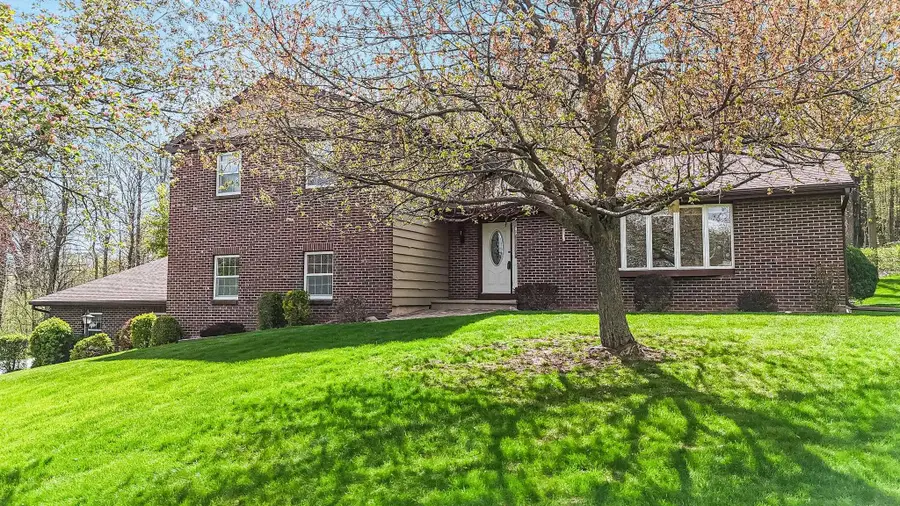 6283 N Rosewood Drive, Appleton, WI 54913 - #2