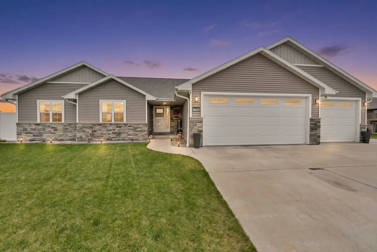 1724 Bridge Port Circle, De Pere, WI 54115 - #1