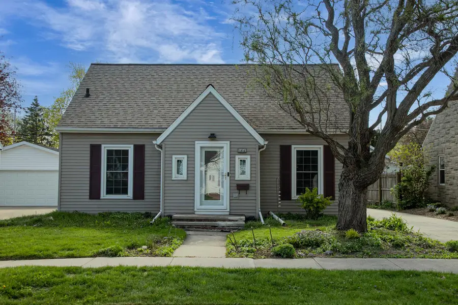 1916 N Clark Street, Appleton, WI 54911 - #2