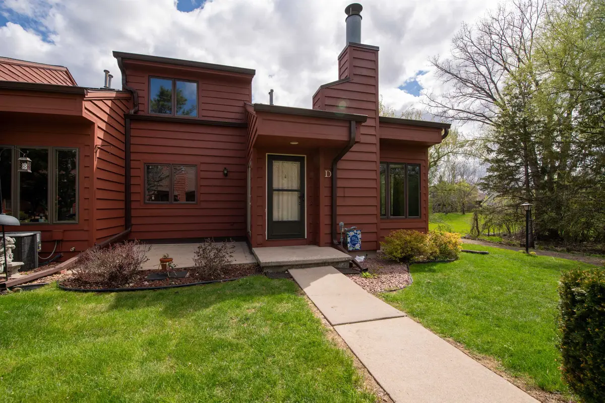 2240 Meadowbrook Court #D, Oshkosh, WI 54904 - #1
