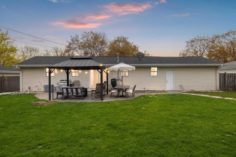 980 Mancel Lane, Green Bay, WI 54304-4425 - #2