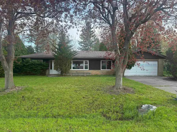 22 Welle Drive, OSHKOSH, WI 54902