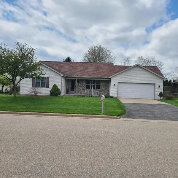 2165 Deer Haven Drive, MENASHA, WI 54952