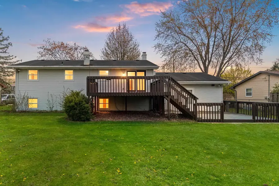1750 Lost Dauphin Road, De Pere, WI 54115-1712 - #2