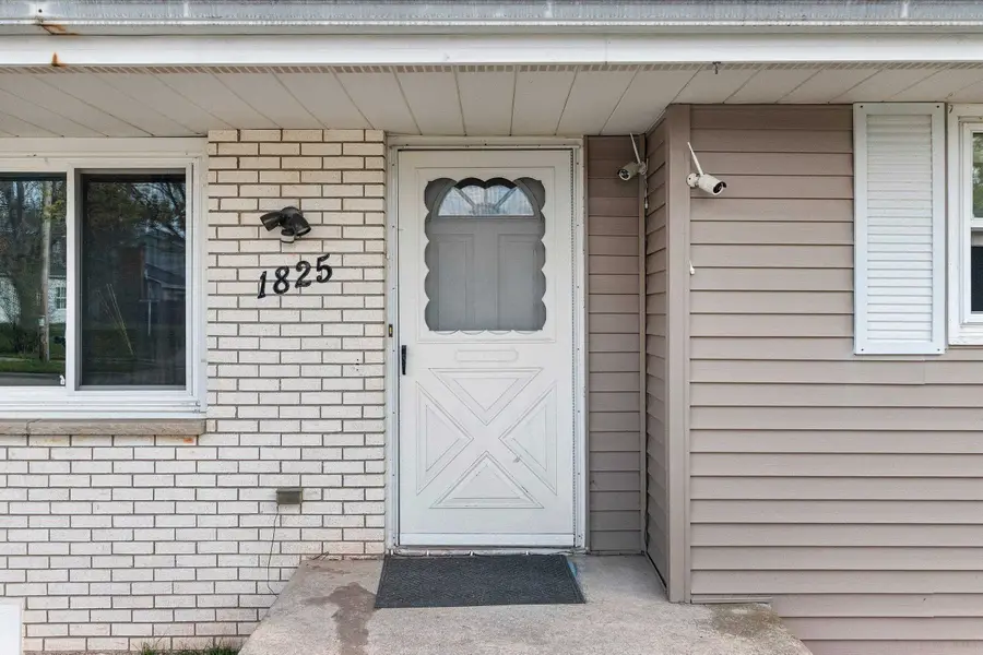 1825 W Grant Street, Appleton, WI 54914 - #3
