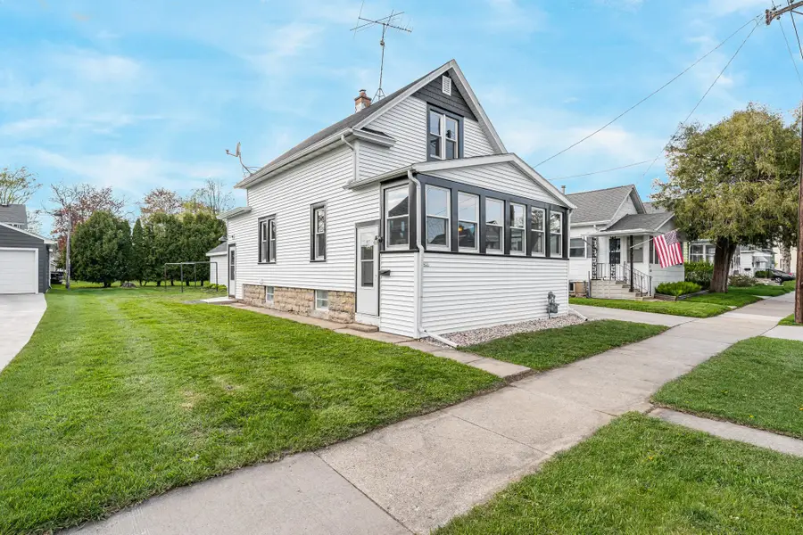 1421 Cedar Street, Oshkosh, WI 54901 - #2